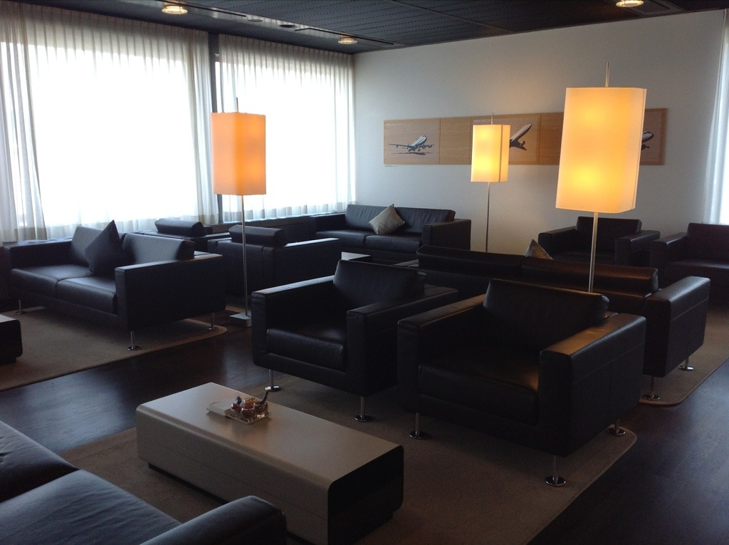 Swiss First Class Lounge Zurich review