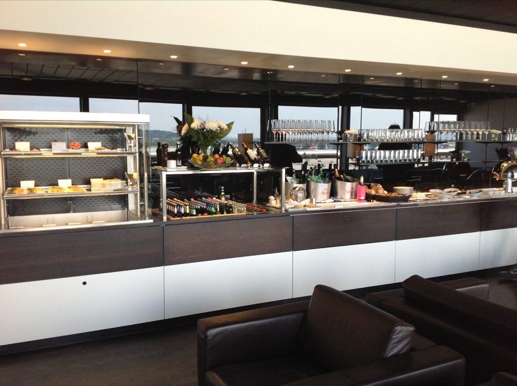 Swiss First Class Lounge Zurich review