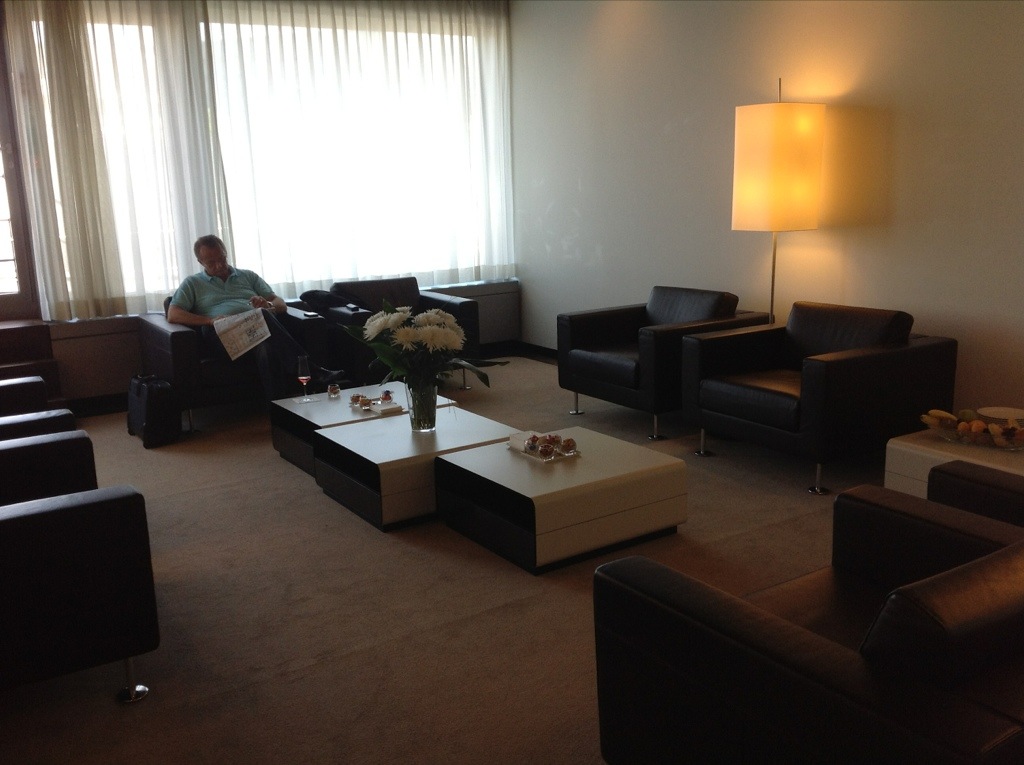 Swiss First Class Lounge Zurich review