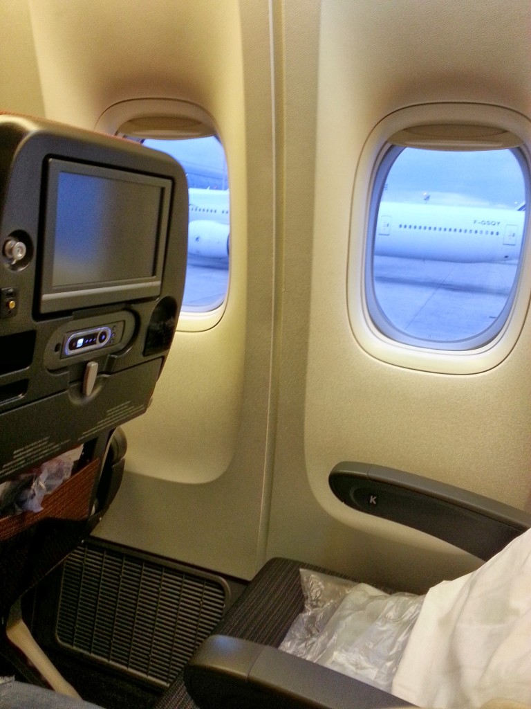 JAL 777 economy seat