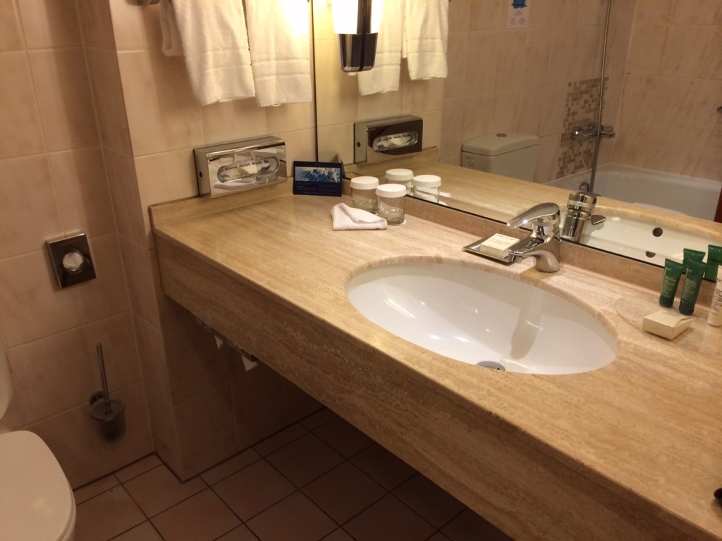 Hilton Munich City Centre bathroom review