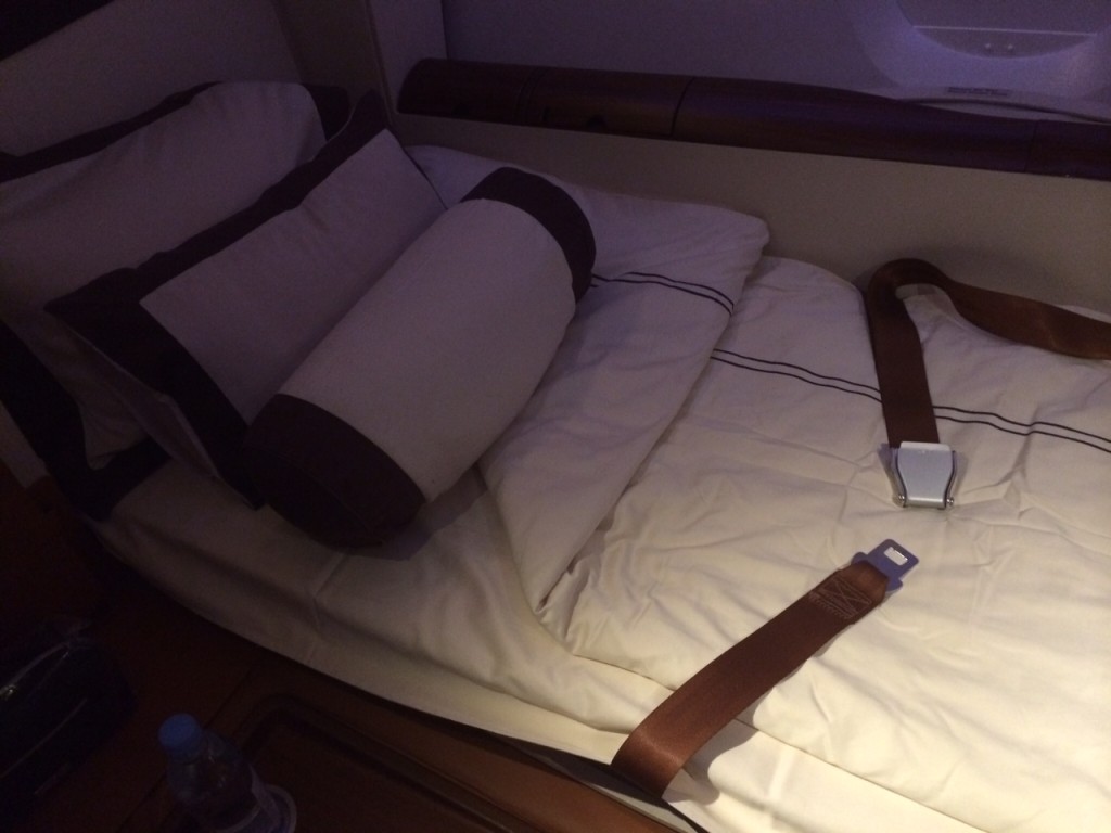 Singapore Airlines A380 First Class suite bed review