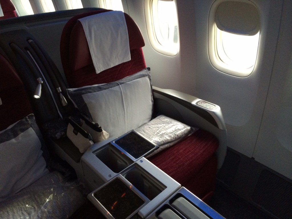 Qatar Airways 777 business class seat