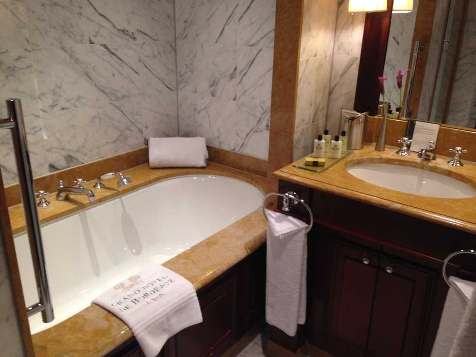  InterContinental Bordeaux - Le Grand Hotel review bathroom