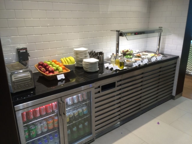 Review: 'The Bar' for British Airways First Class passengers in Dubai