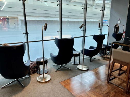 Review: 'The Bar' for British Airways First Class passengers in Dubai