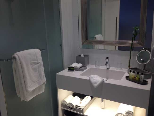 InterContinental Estoril review room bathroom