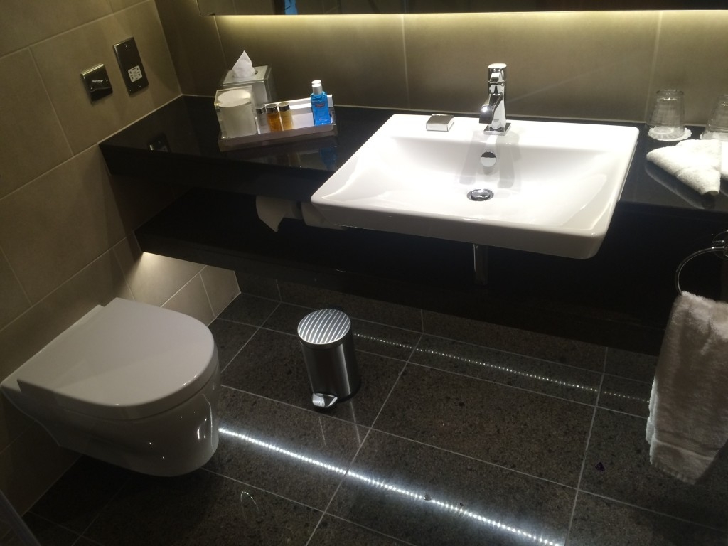 InterContinental London O2 review bathroom