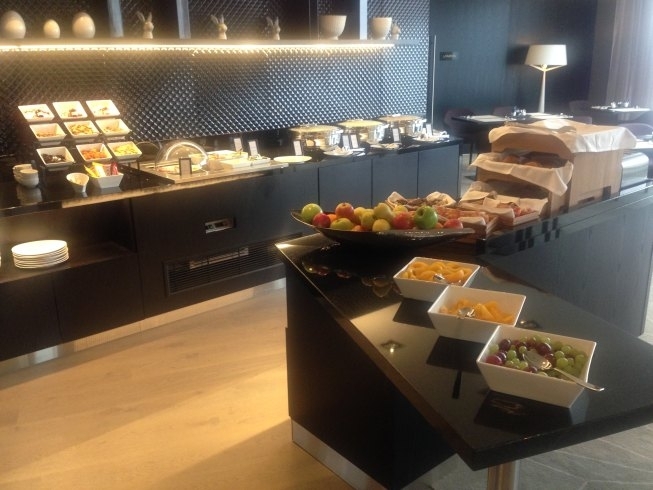 hilton tallinn executive lounge review breakfast