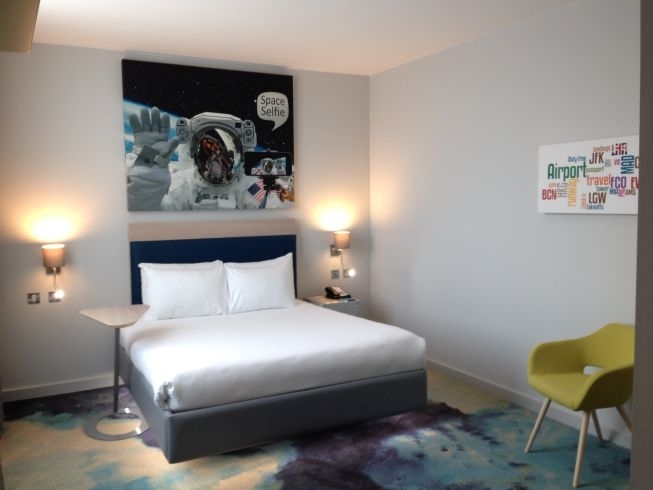 ibis styles heathrow airport review small room no sofa