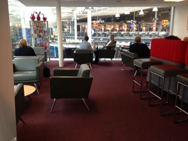 virgin trains first class lounge manchester piccadilly review