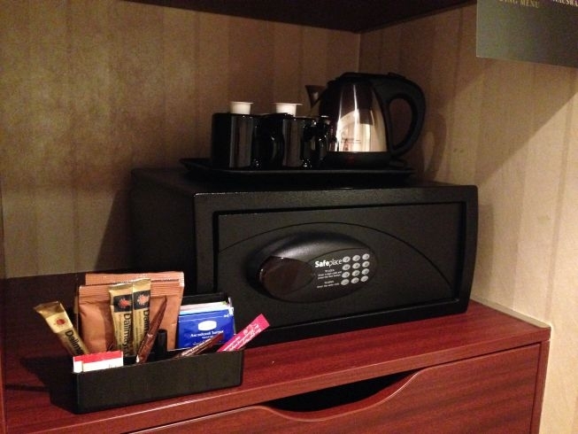 intercontinental-vienna-wien-room-tea-coffee-kettle