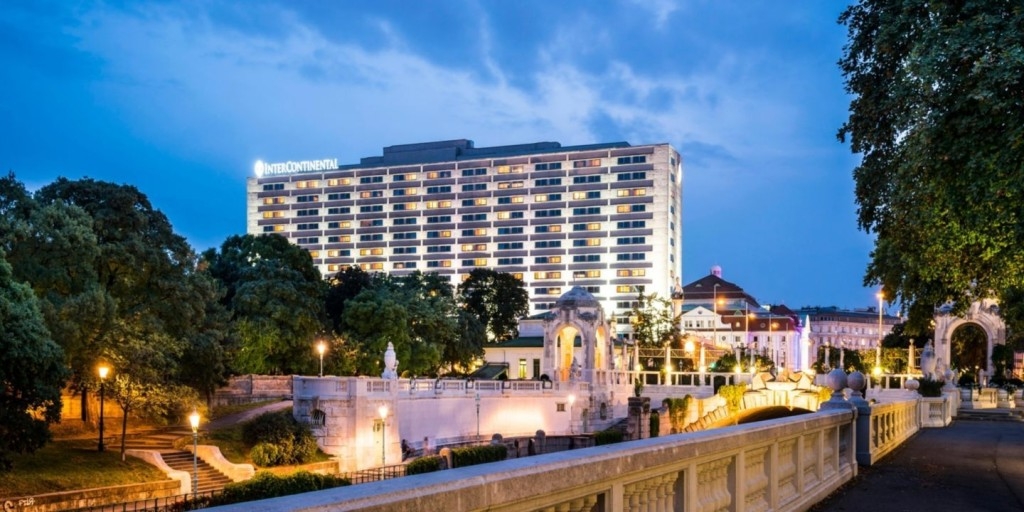 intercontinental-vienna-exterior-night