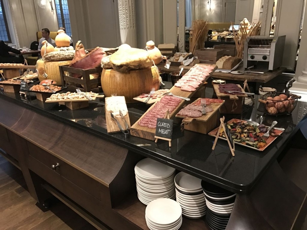 sheraton-grand-park-lane-review mercante-restaurant-breakfast-meat