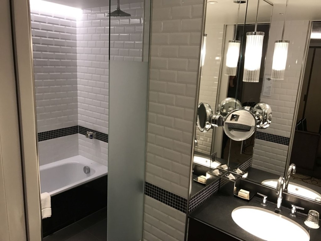 sheraton-grand-park-lane-review park-view-suite-bathroom