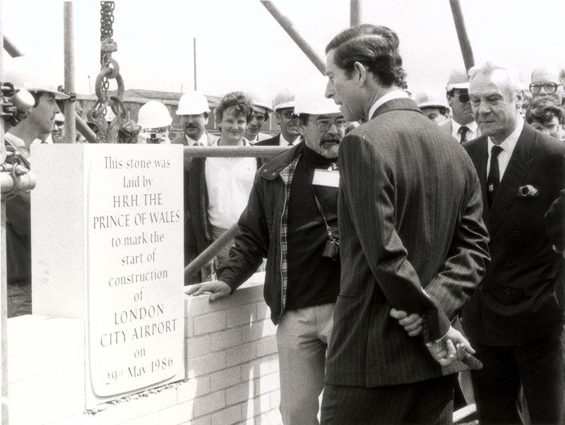 london-city-airport-prince-charles-foundation-stone-1986