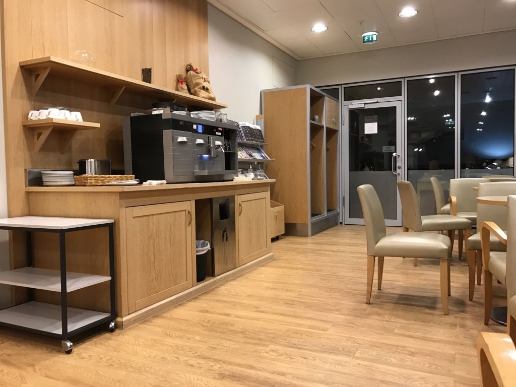 british-airways-terraces-lounge-berlin-tegel-review-coffee