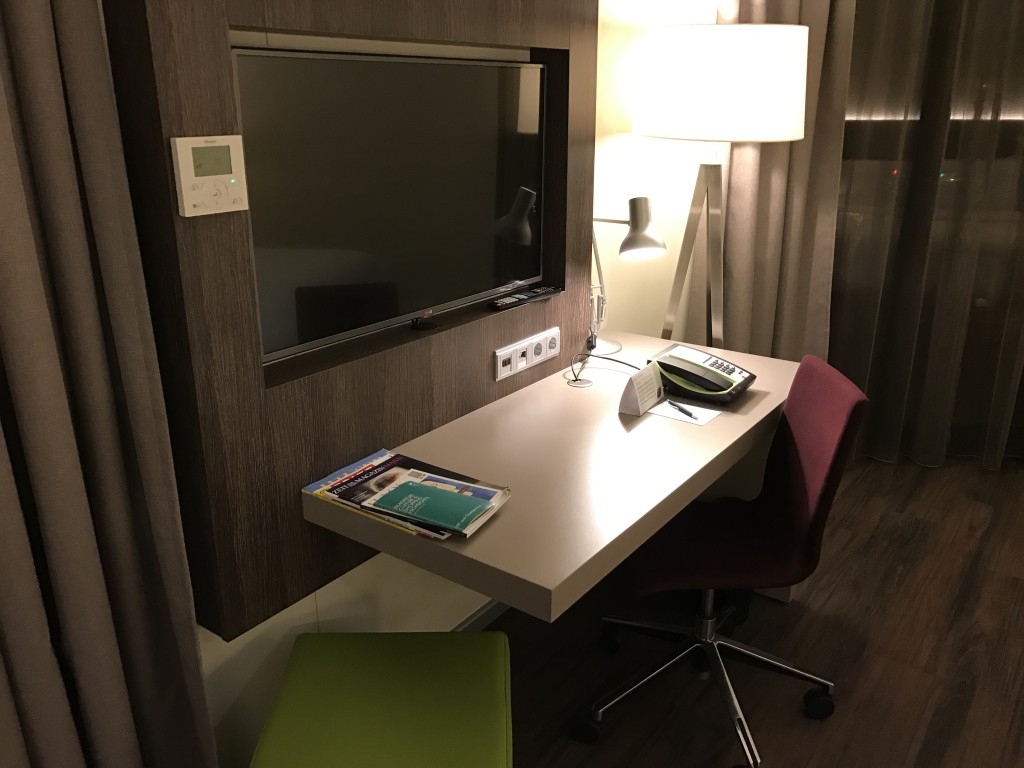 frankfurt element airport hotel bedroom desk