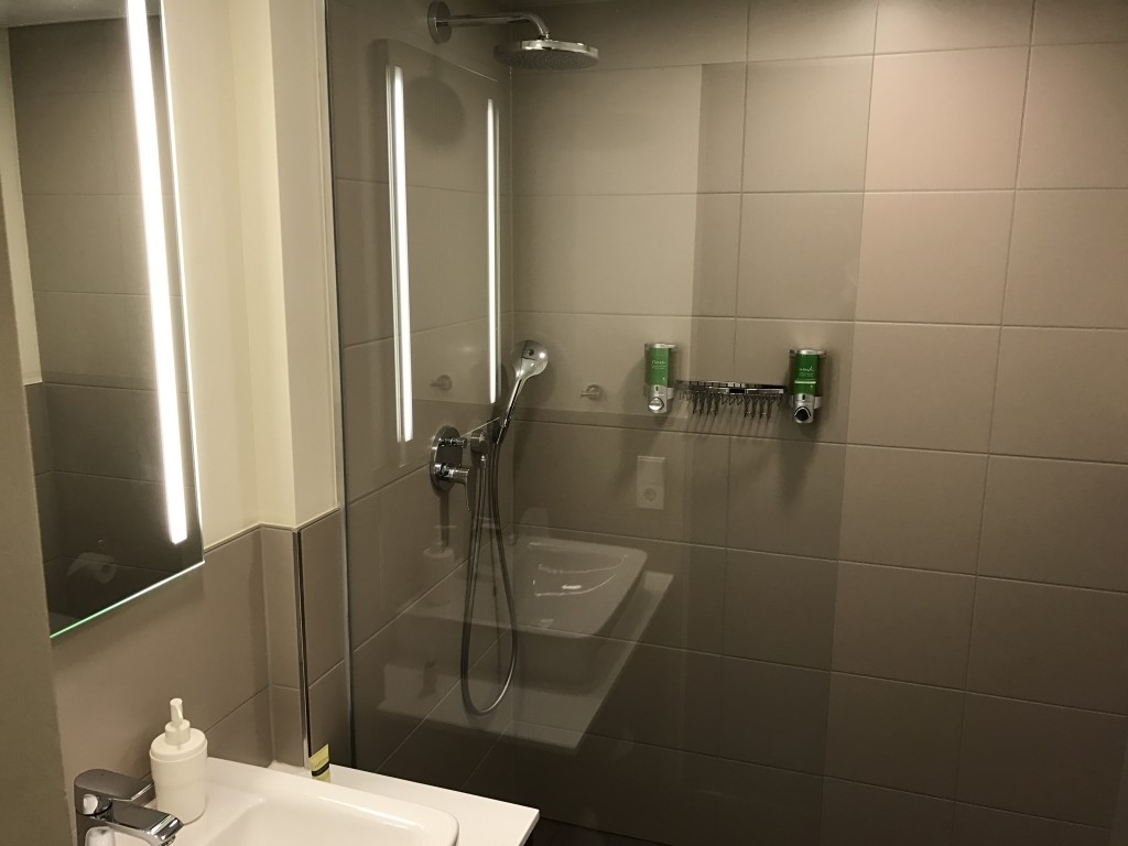 frankfurt element hotel airport bathroom