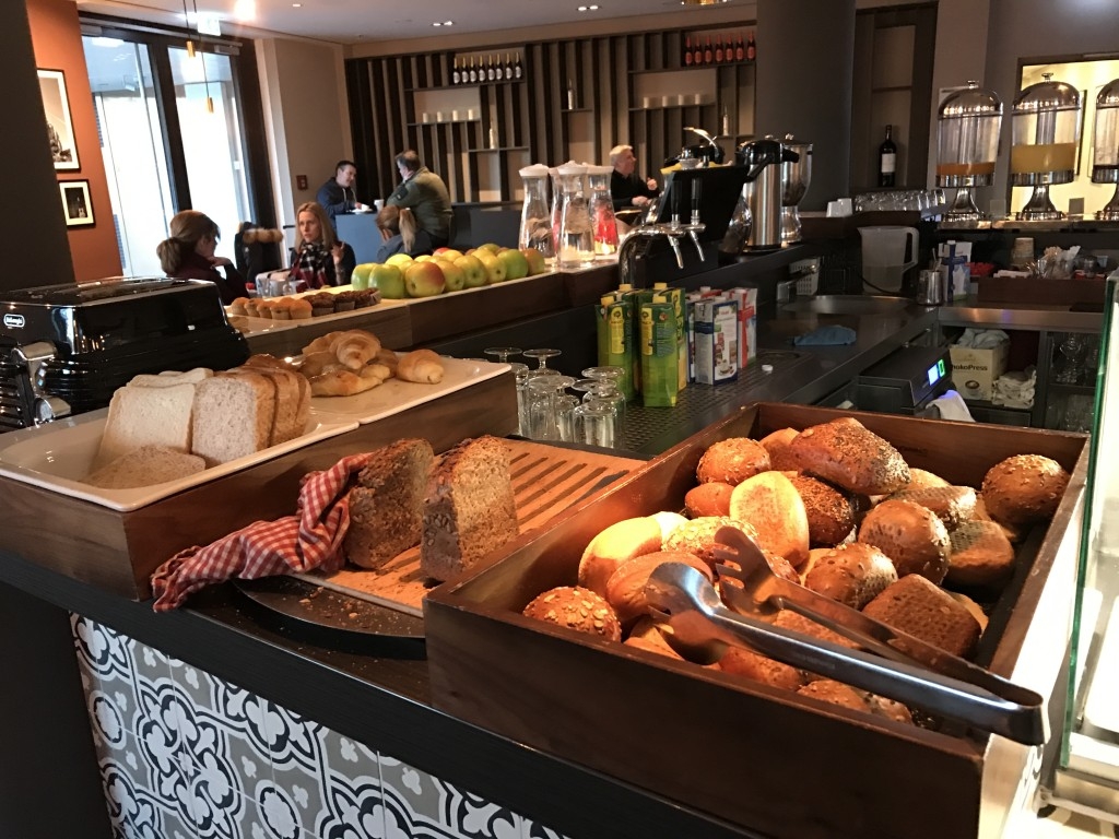 Frankfurt element hotel airport breakfast bread