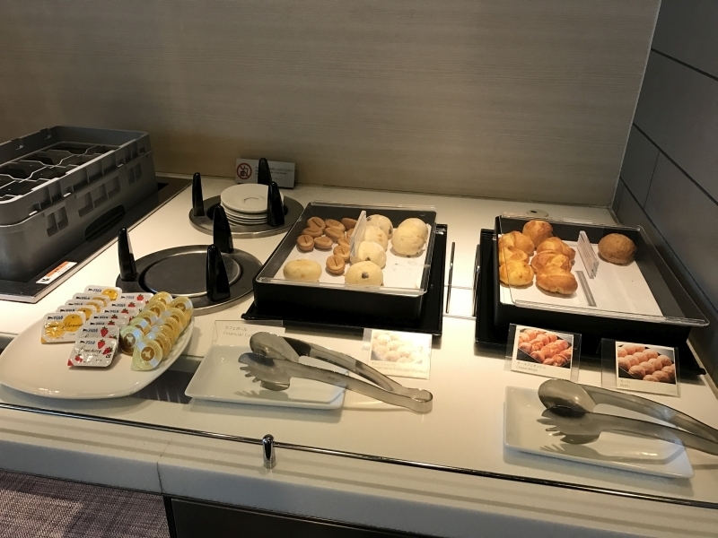 ANA Business Class Lounge Tokyo Haneda review