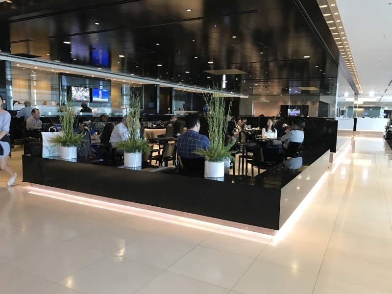 ANA Business Class Lounge Tokyo Haneda review