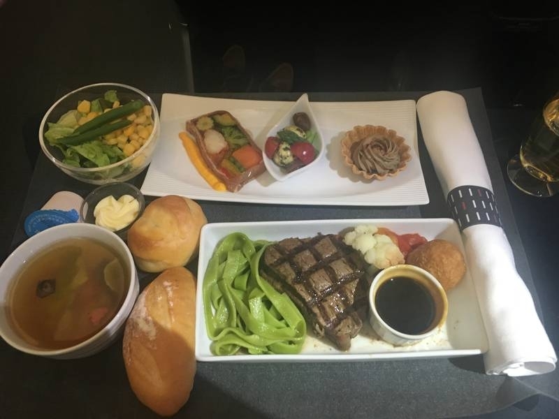 Japan Airlines Boeing 787 business class review