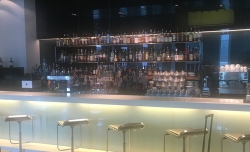 Lufthansa First Class Terminal review bar