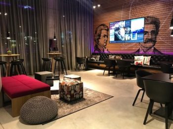 MOXY Vienna Airport