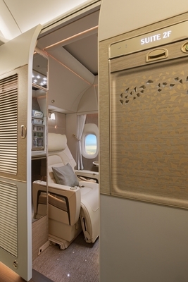 Review Emirates First Class Suite Boeing 777-300ER London Stansted to Dubai