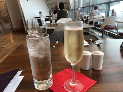 Review Virgin Atlantic Clubhouse lounge Washington Dulles Airport