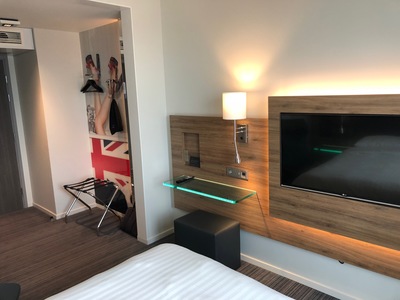 MOXY London Excel hotel review