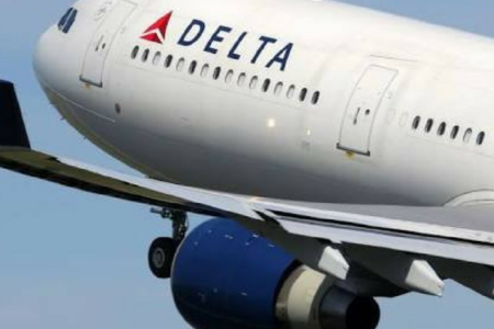How can you earn Delta Air Lines SkyMiles from UK credit cards?