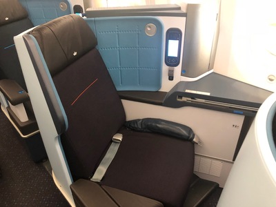 KLM Boeing 787-9 business class