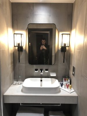 hotel indigo manchester bathroom