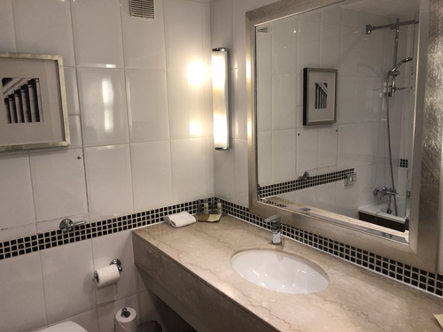 hilton london gatwick airport review