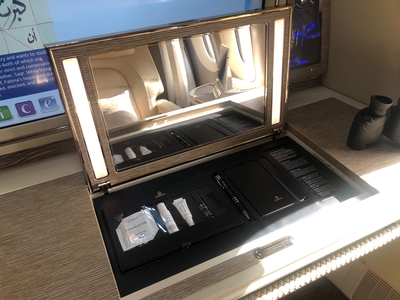 Review Emirates First Class Suite Boeing 777-300ER London Stansted to Dubai