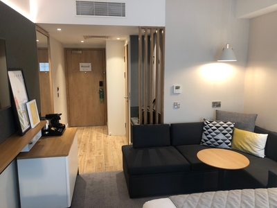 Holiday Inn London Heathrow Bath Road review