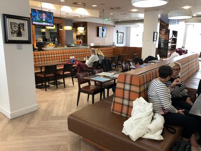 Upperdeck lounge at Glasgow Airport review