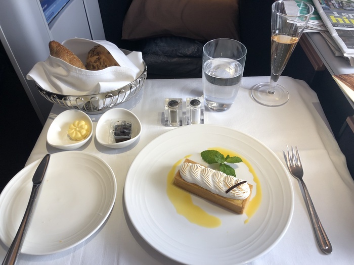 Malaysia Airlines Business Suite A350 review passionfruit meringue