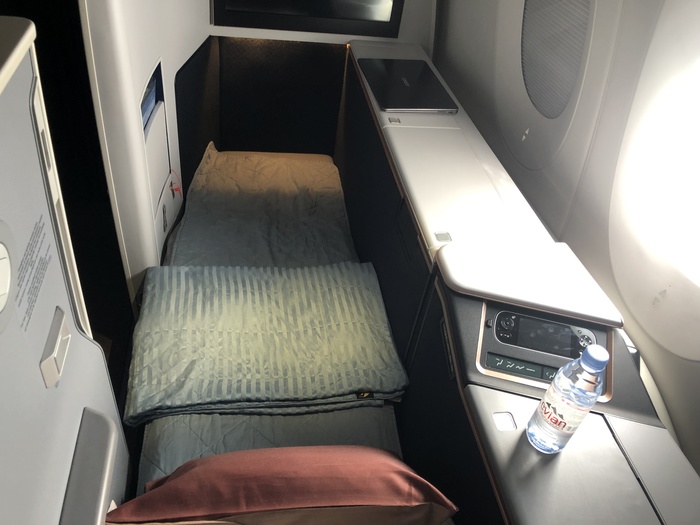 Malaysia Airlines Business Suite A350 review bed