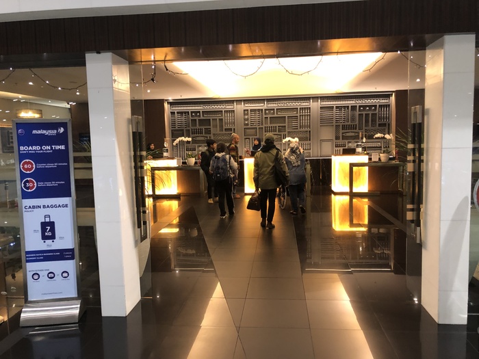 Malaysia Airlines first class golden lounge kuala lumpur review