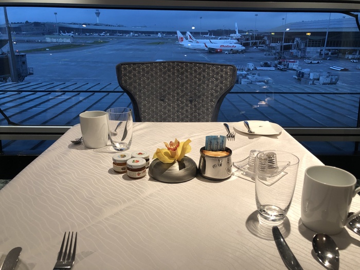 Malaysia Airlines first class golden lounge kuala lumpur review