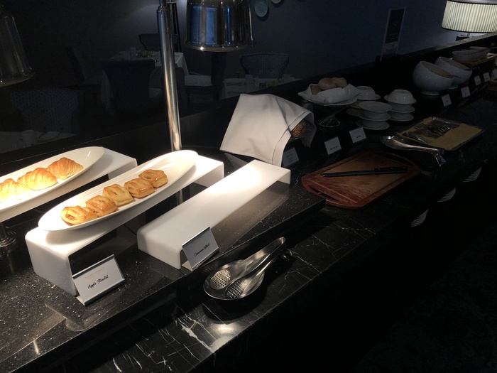 Malaysia Airlines first class golden lounge kuala lumpur review