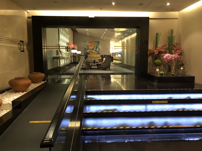 Malaysia Airlines first class golden lounge kuala lumpur review