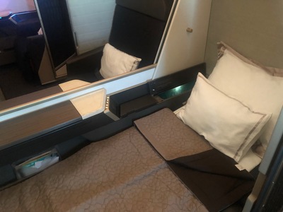 Review Oman Air First Class Suite Boeing 787-9 London to Muscat