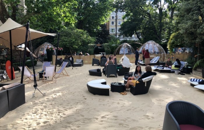 Crowne Plaza Kensington secret beach