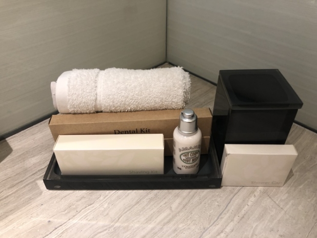 Four Seasons Kuala Lumpur review bathroom amenities