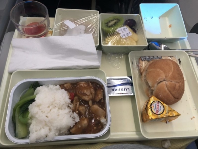 Vietnam Airlines premium economy breakfast