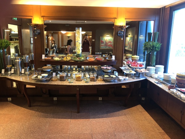 Hilton Hanoi Opera executive lounge buffet